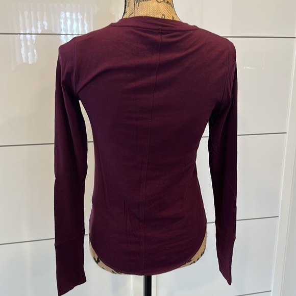 NWT Gap long sleeve top - Picture 2 of 3